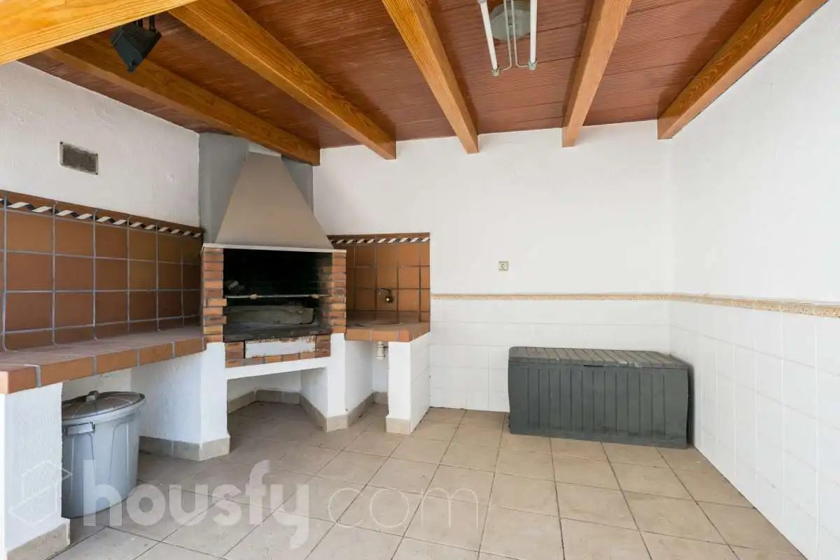 Cuina de Casa o xalet en venda en Olèrdola amb Terrassa, Traster i Piscina