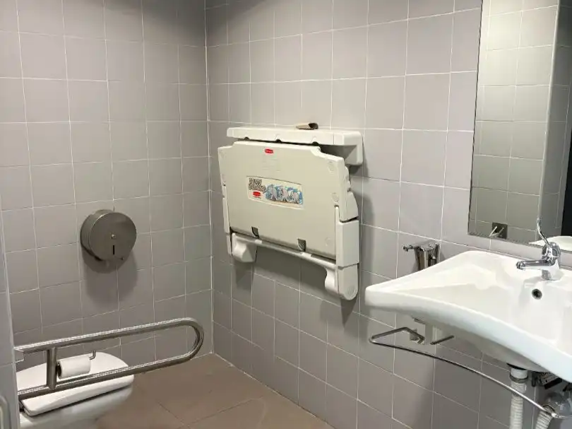 Bany de Local en venda en Pinto amb Aire condicionat