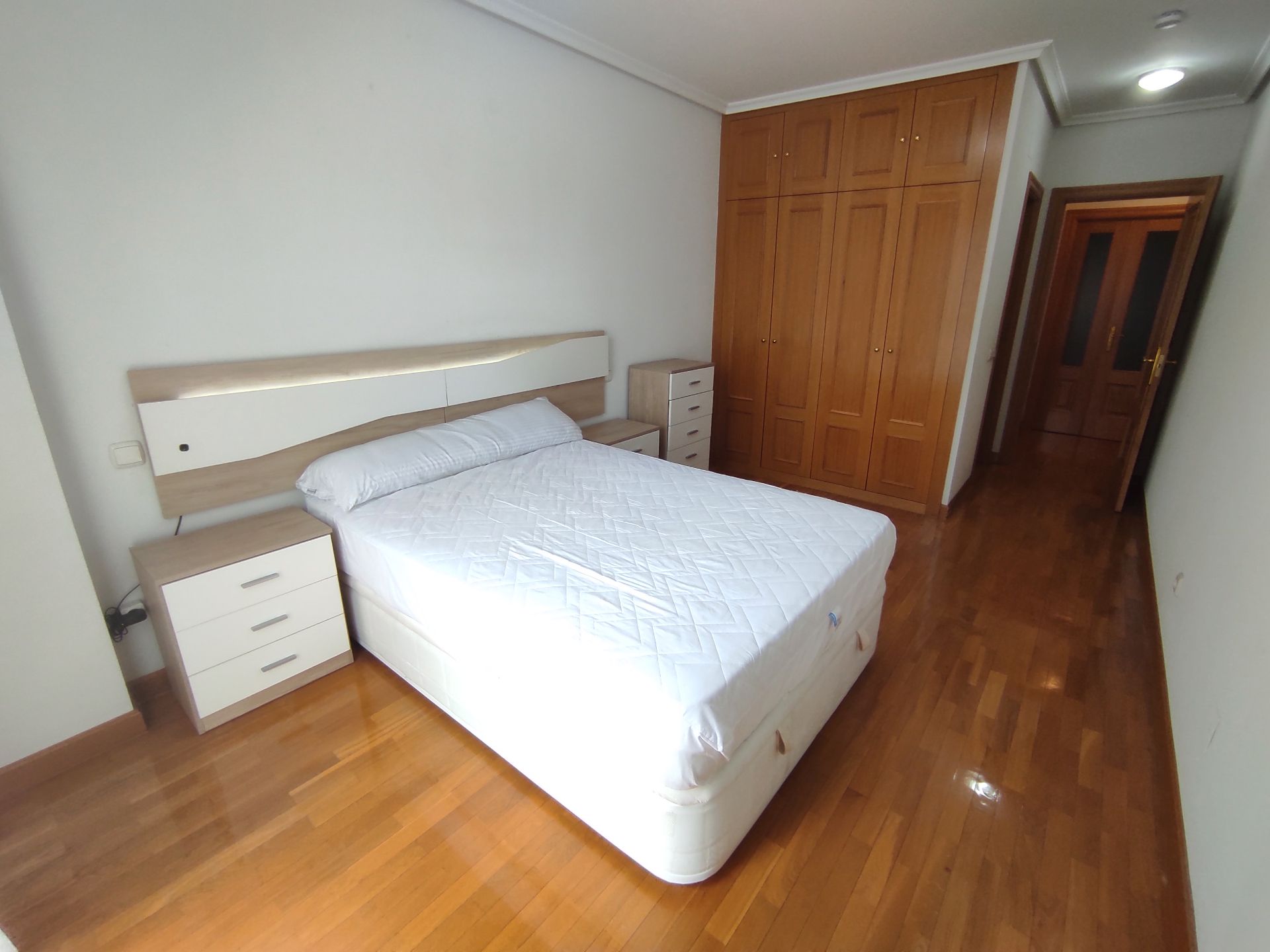 Dormitori de Pis de lloguer en Burgos Capital amb Calefacció, Parquet i Traster