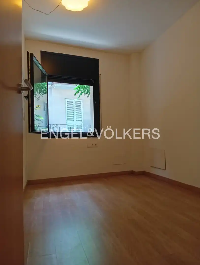 Habitación de Casa o chalet en venta en Barcelona con Calefacción y Jardín privado