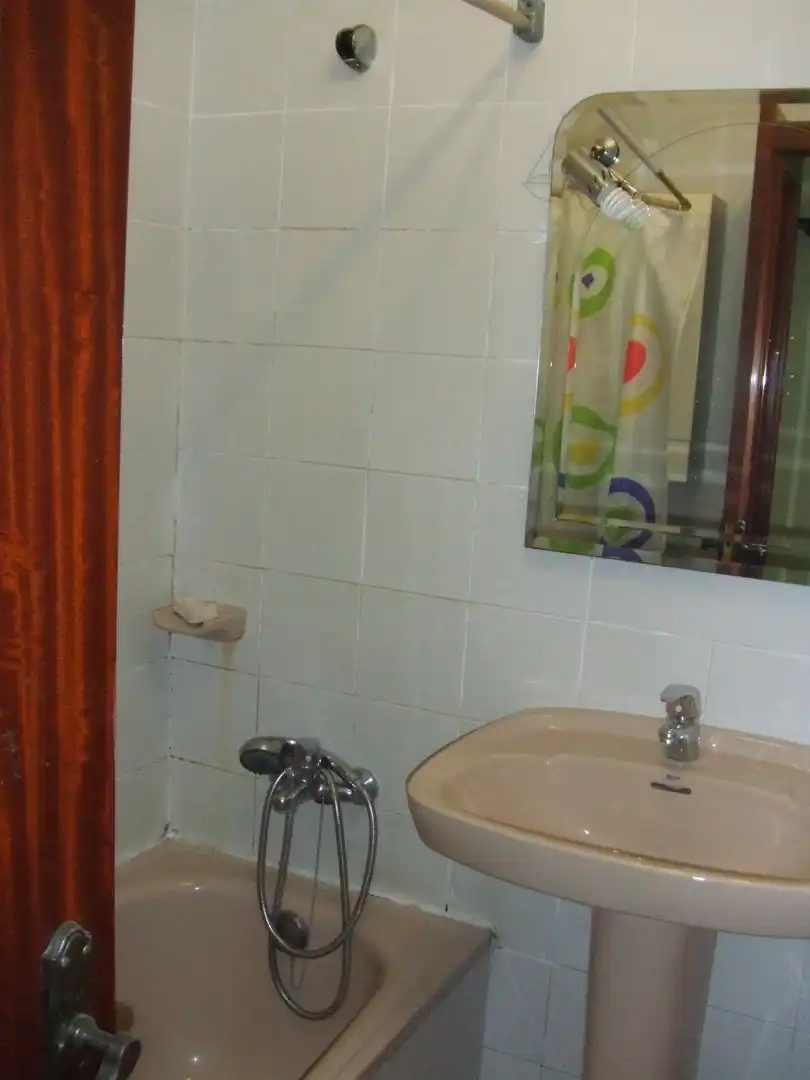 Baño de Piso en venta en Oviedo  con Calefacción