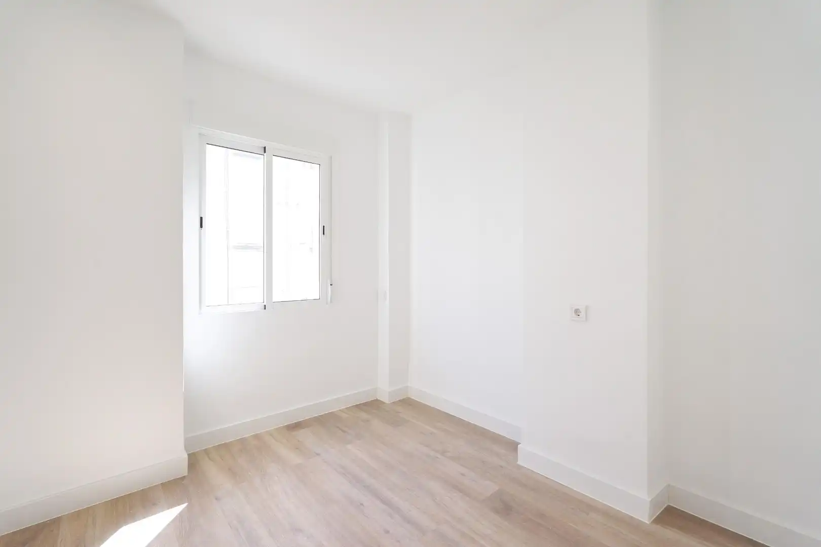 Bedroom of Flat for sale in Zaragoza