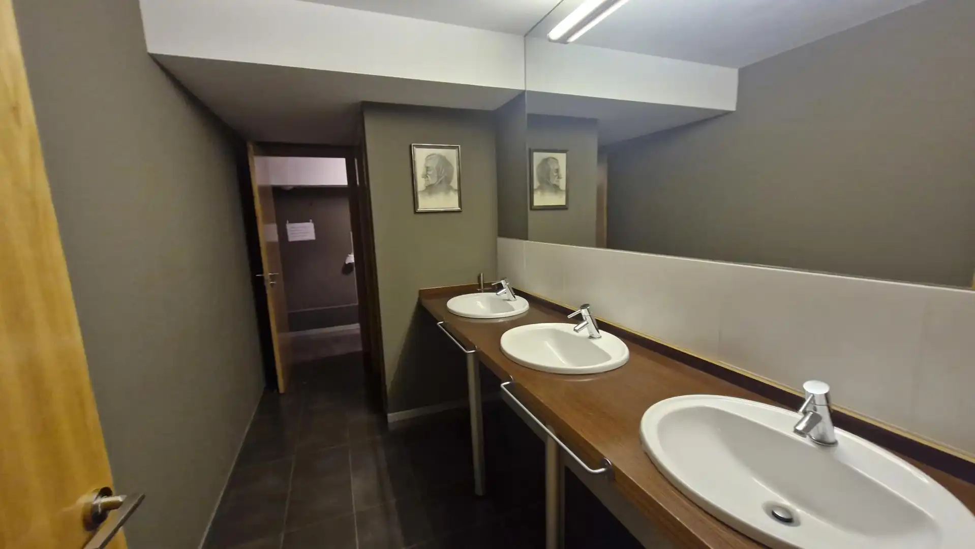 Büro zur Miete in Rúa Xosé Chao Rego 8, Santiago de Compostela, España, imagen 43