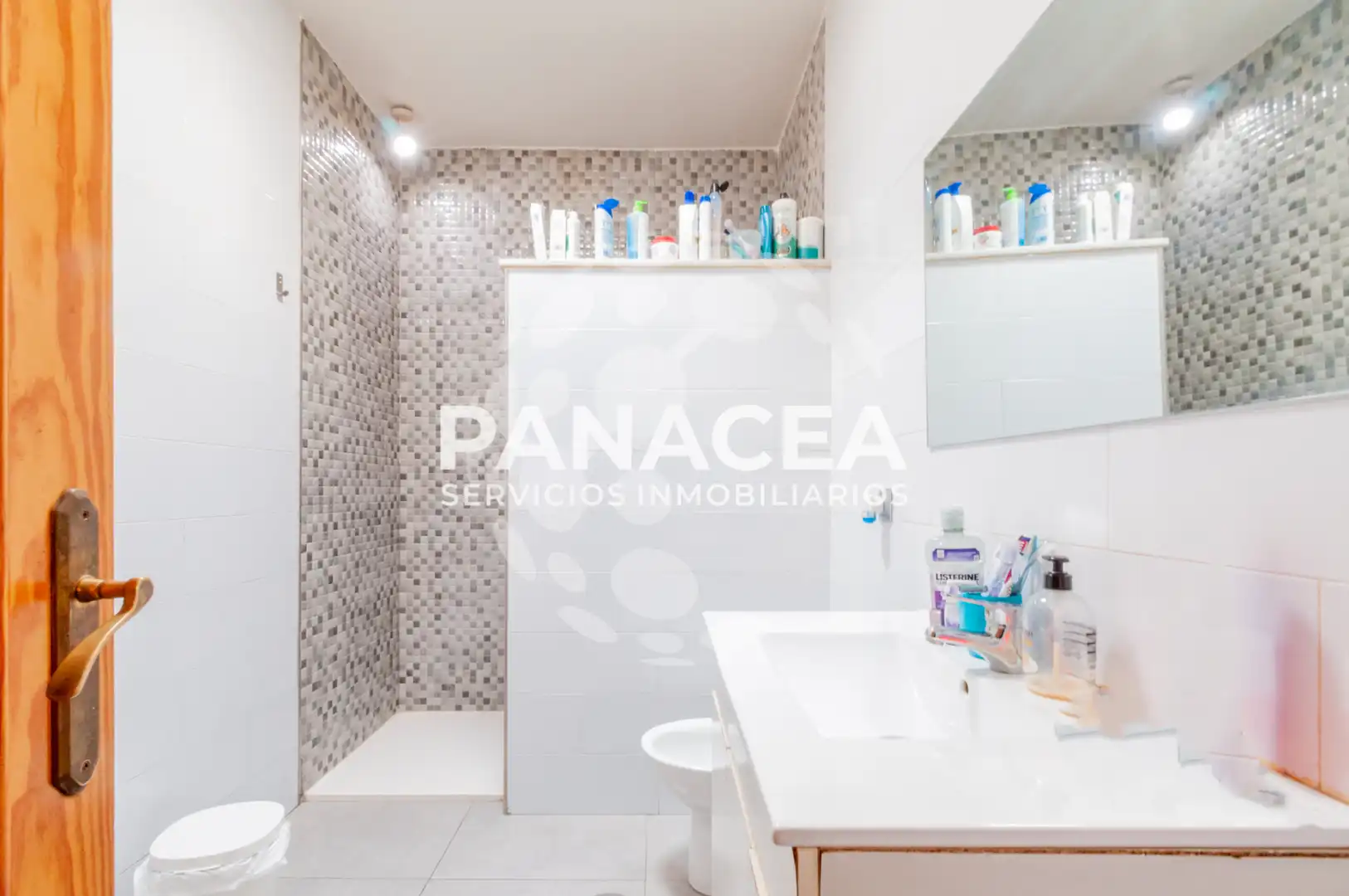 Bathroom of Houses for sale in Roquetas de Mar  with Furnished, Oven and Washing machine