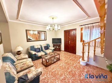 Casa con balcón en venta en Villanueva de Tapia