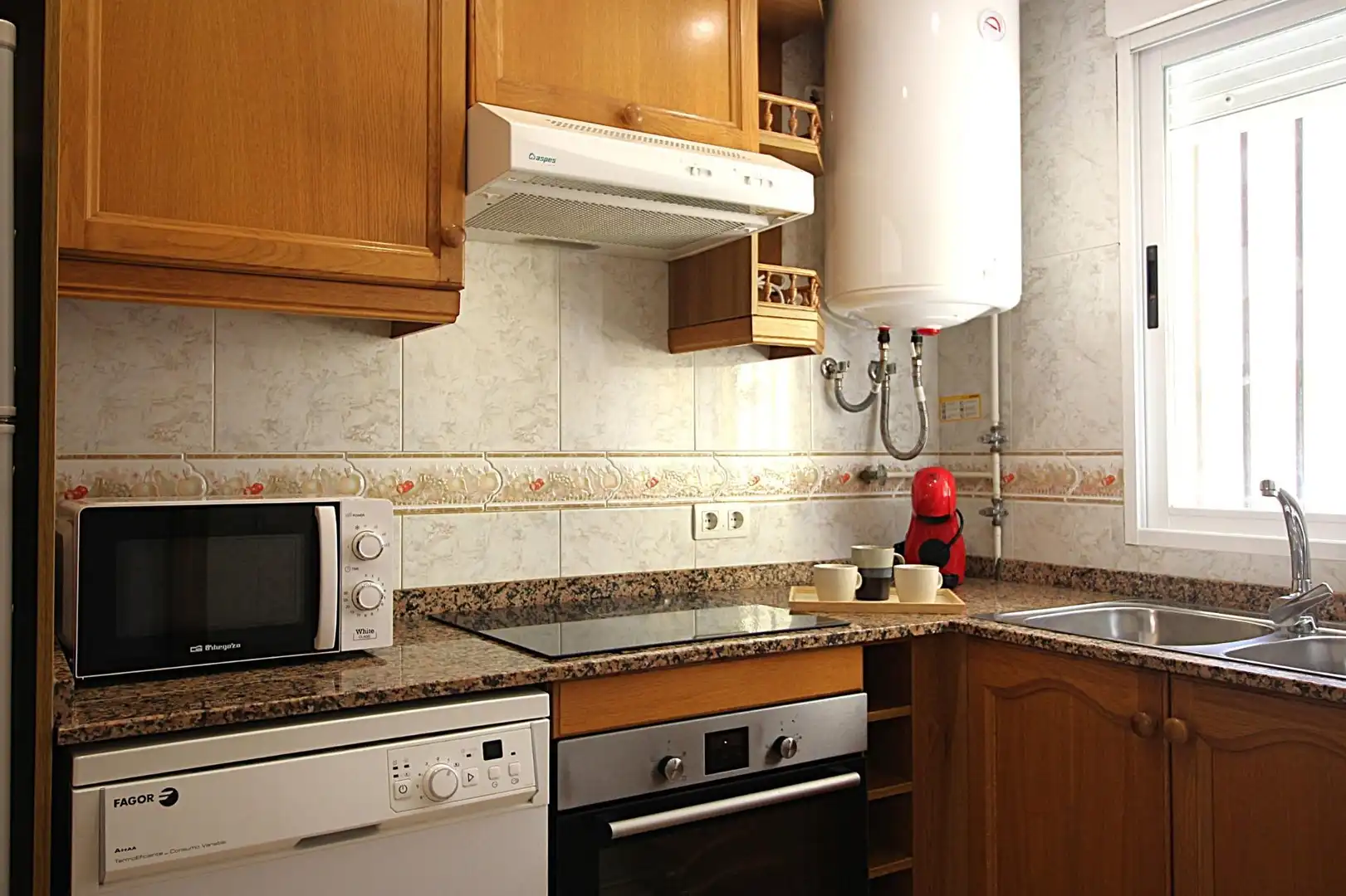 Cocina de Apartamento en venta en Oropesa del Mar / Orpesa con Jardín privado, Terraza y Amueblado