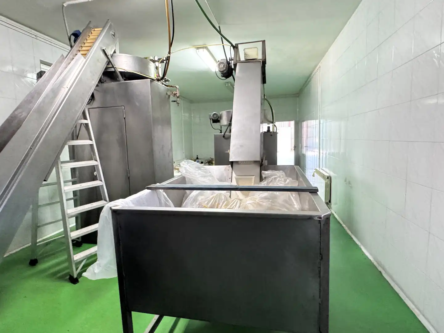 Küche von Fabrikhallen zum Verkauf in Alcañiz