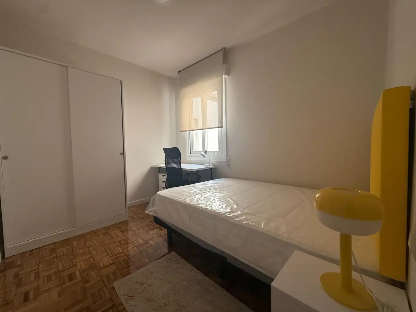 Schlafzimmer von Wohnung zur Miete in Ourense Capital  mit Heizung und Balkon