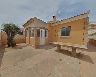 Jardí de Casa adosada de lloguer en Torrevieja amb Piscina