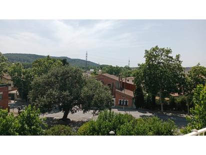 Vista exterior de Pis en venda en Cerdanyola del Vallès amb Calefacció, Traster i Balcó