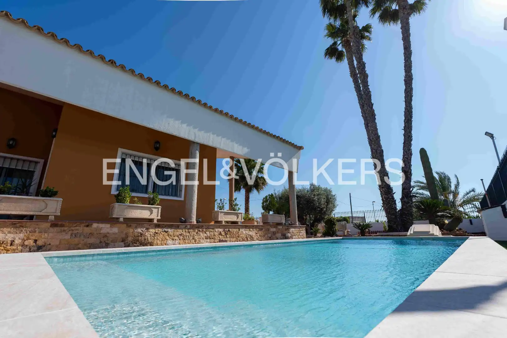 Piscina de Finca rústica en venda en Orihuela amb Aire condicionat, Calefacció i Jardí privat