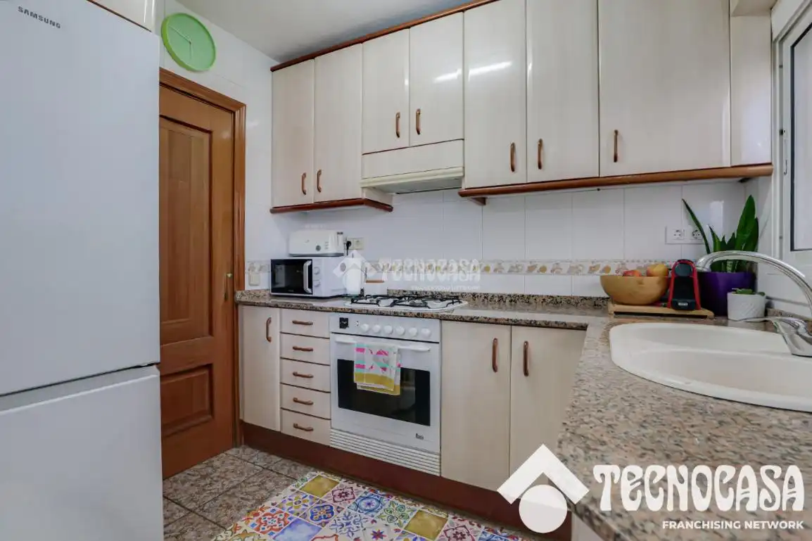 Kitchen of Flat for sale in Santa Coloma de Gramenet  with Air Conditioner, Heating and Balcony
