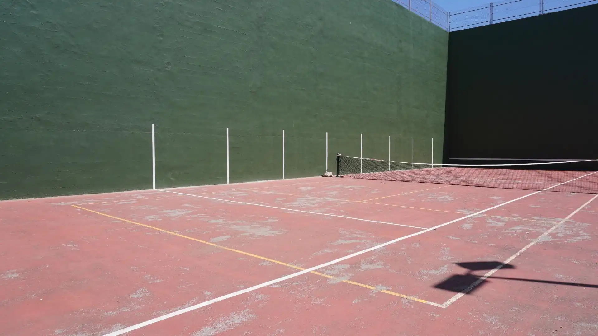 Parkplatz von Dachboden zum Verkauf in El Puig de Santa Maria mit Privatgarten, Terrasse und Balkon