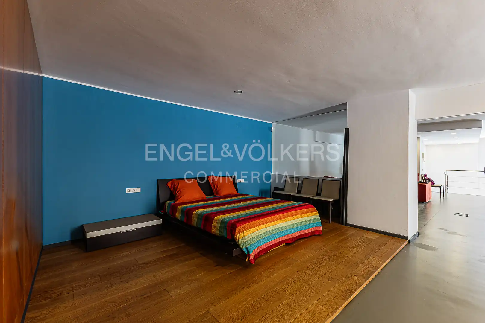 Bedroom of Commercial properties for sale in Barcelona