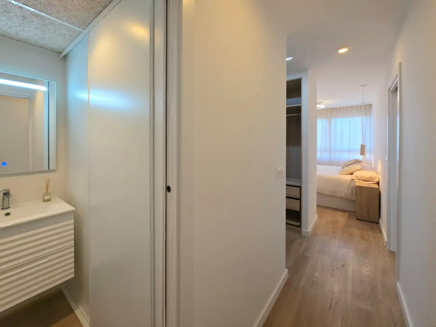 Habitación de Piso en venta en Alicante / Alacant con Aire acondicionado, Calefacción y Horno