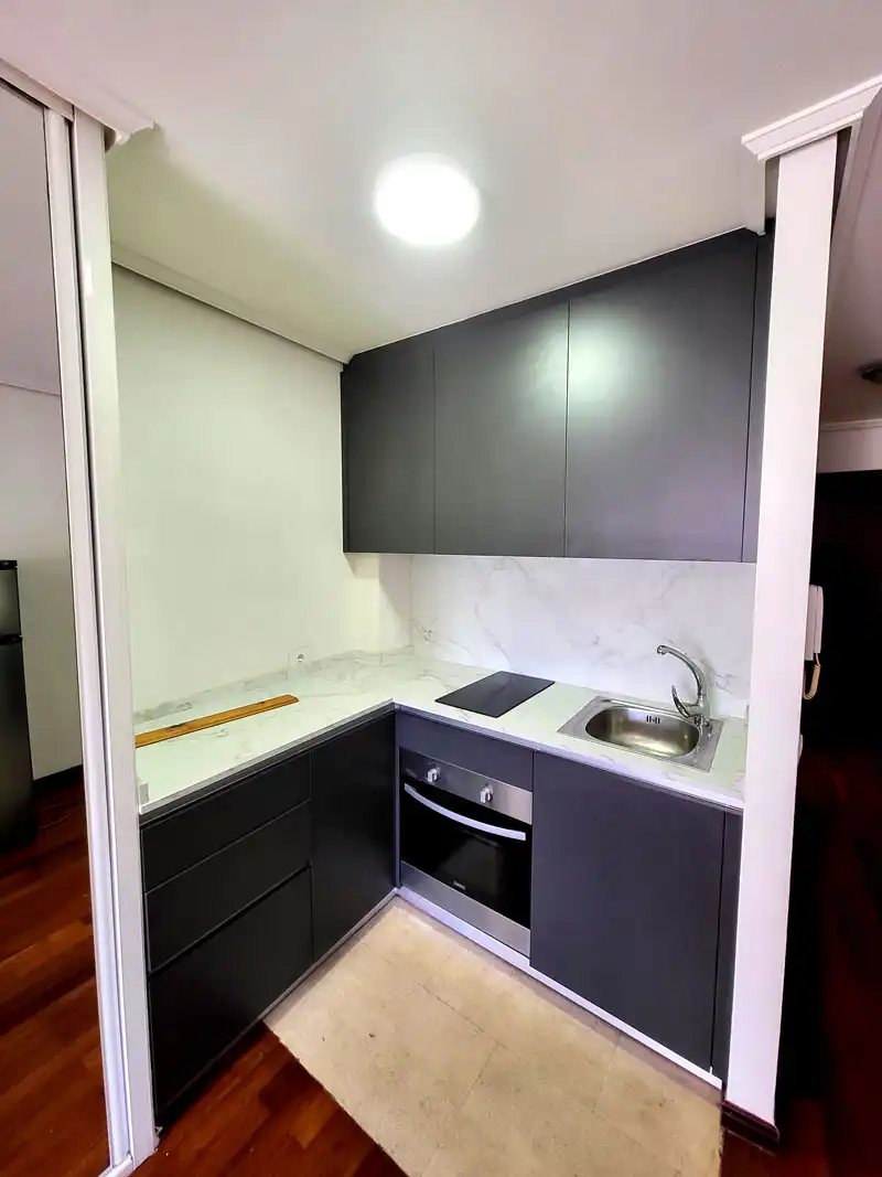 Kitchen of Study for rent in Vigo   with Furnished, Oven and Washing machine