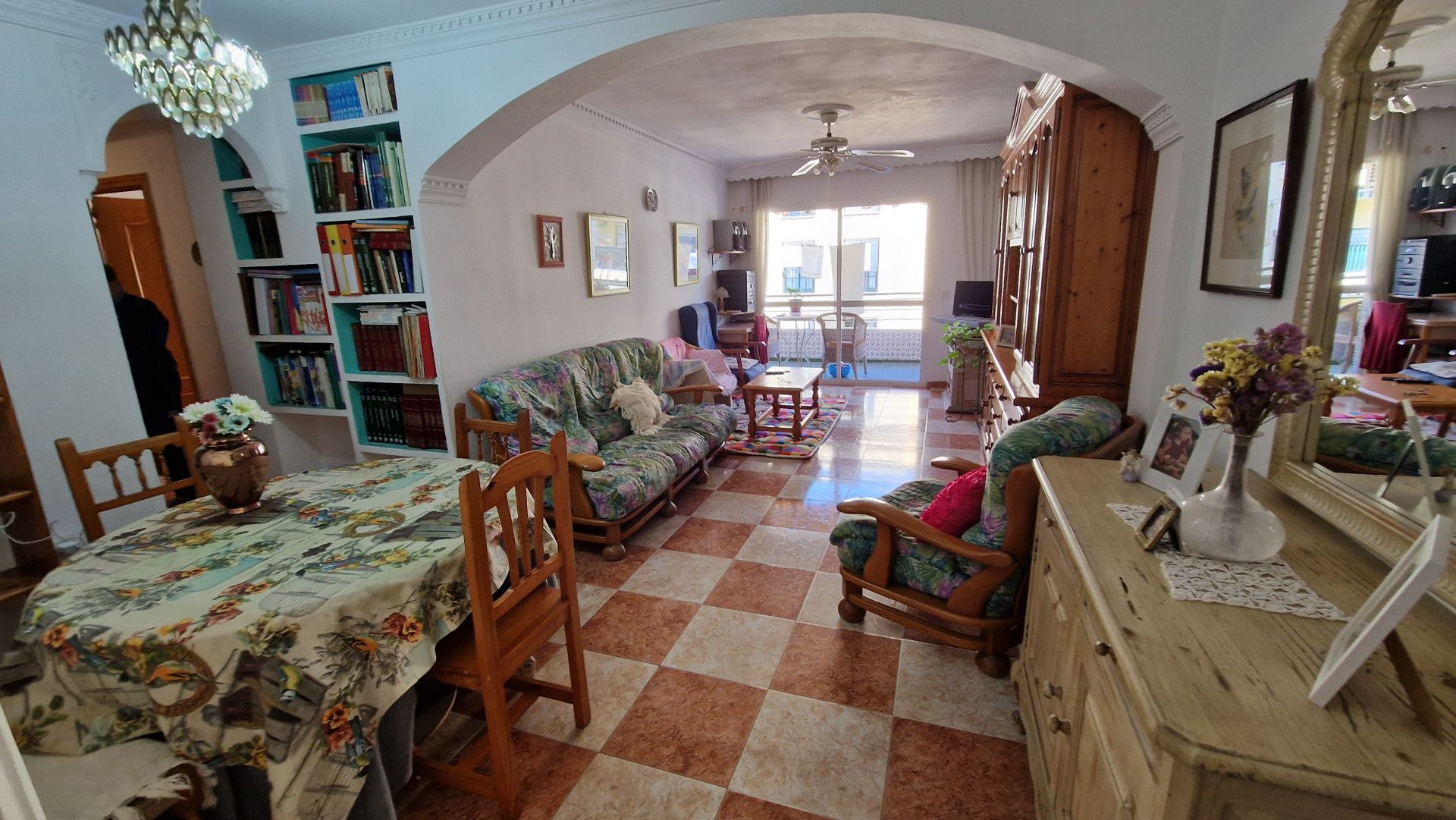Sala d'estar de Apartament en venda en Estepona amb Terrassa i Moblat
