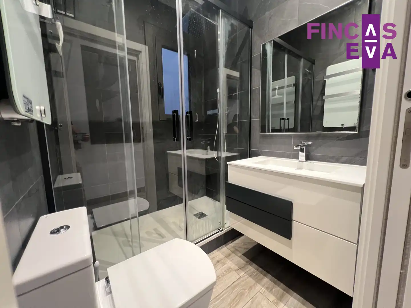 Baño de Piso en venta en Barcelona con Calefacción, Parquet y Balcón