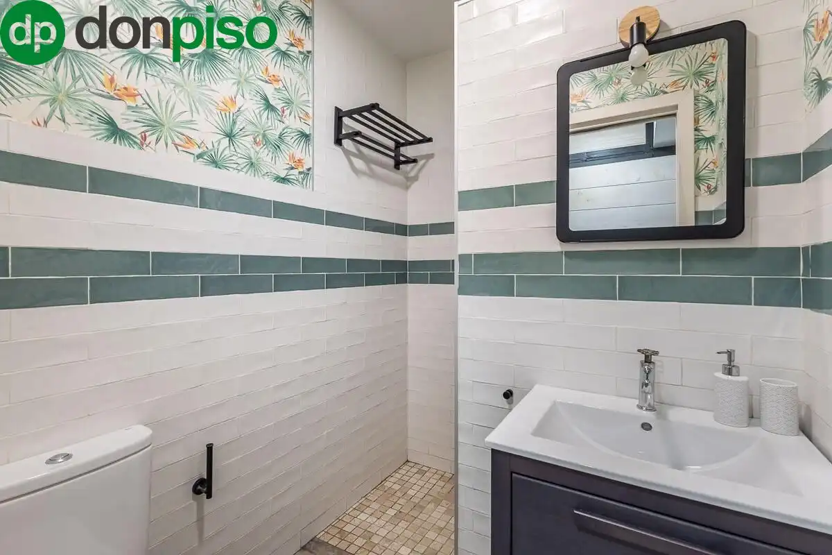 Bathroom of Houses for sale in Granada  with Heating and Terrace
