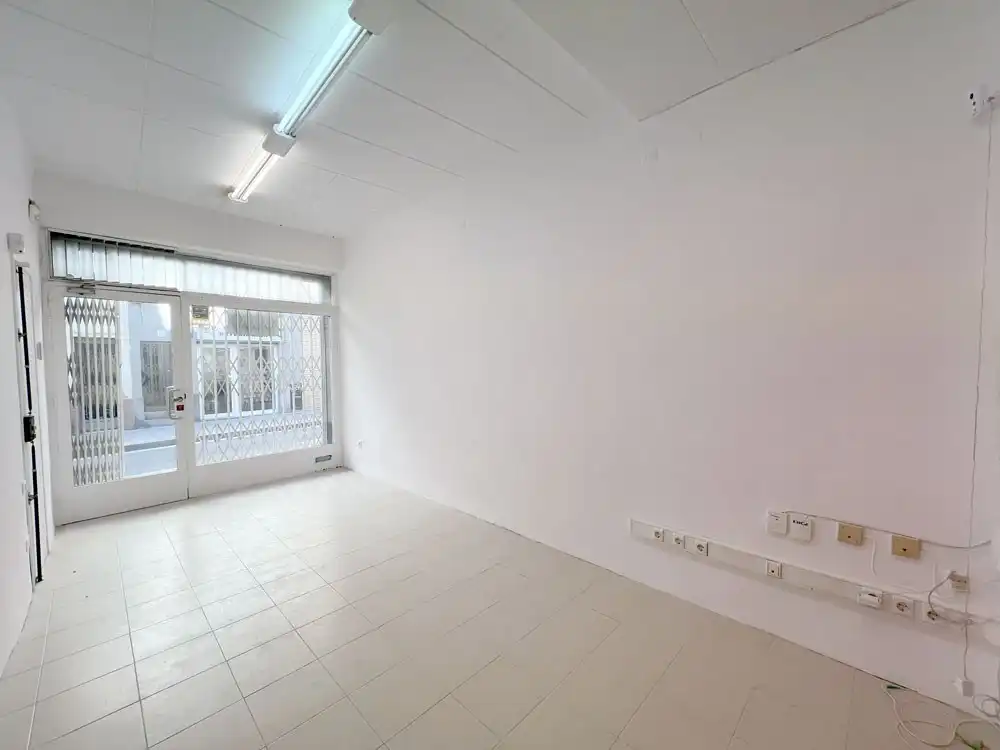 Business premises to rent in AVENIR