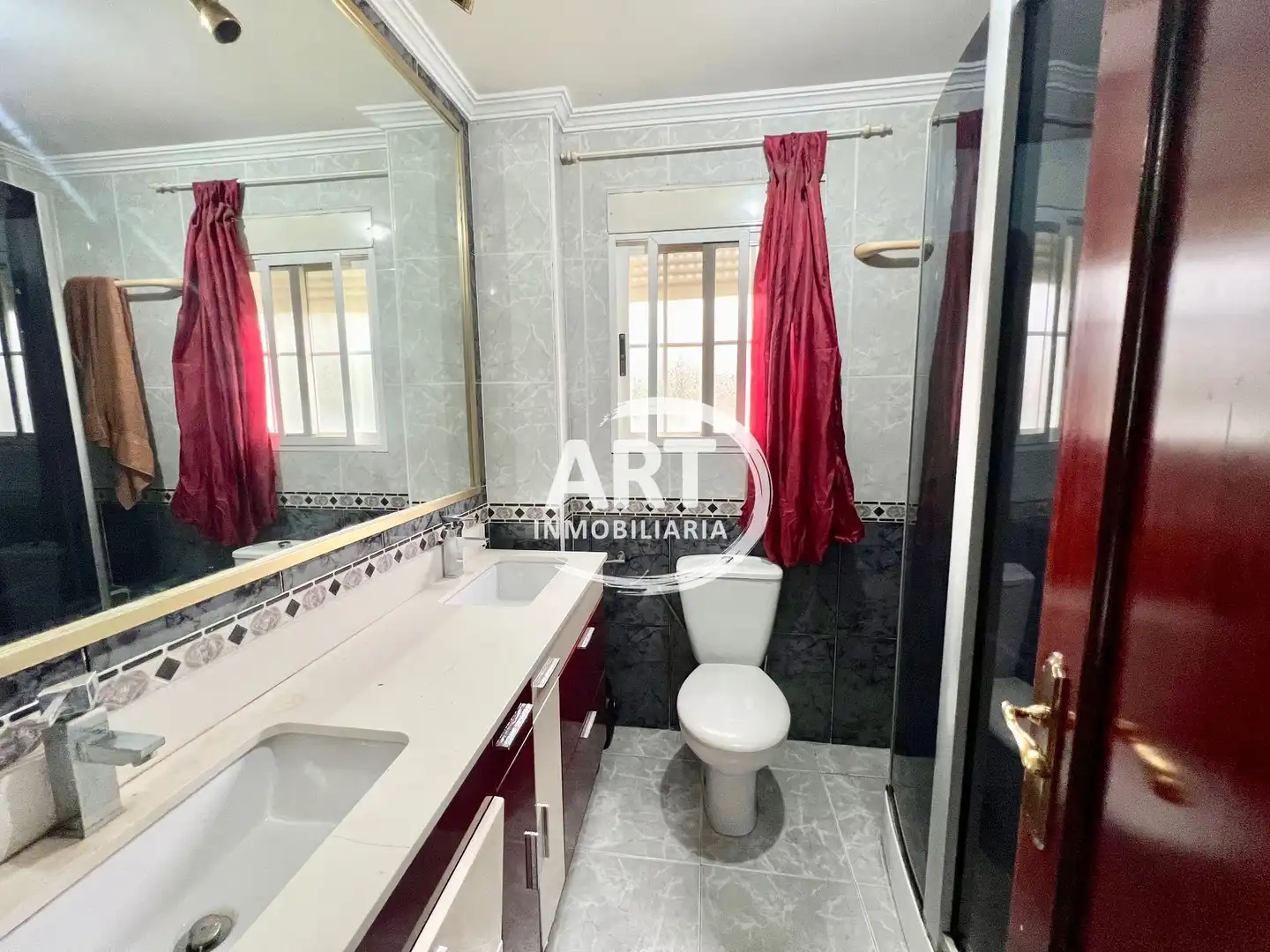 Bathroom of Houses for sale in L'Eliana  with Air Conditioner, Heating and Private garden