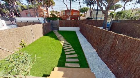 Foto 4 de Casa adosada en venda a La Pineda, Barcelona