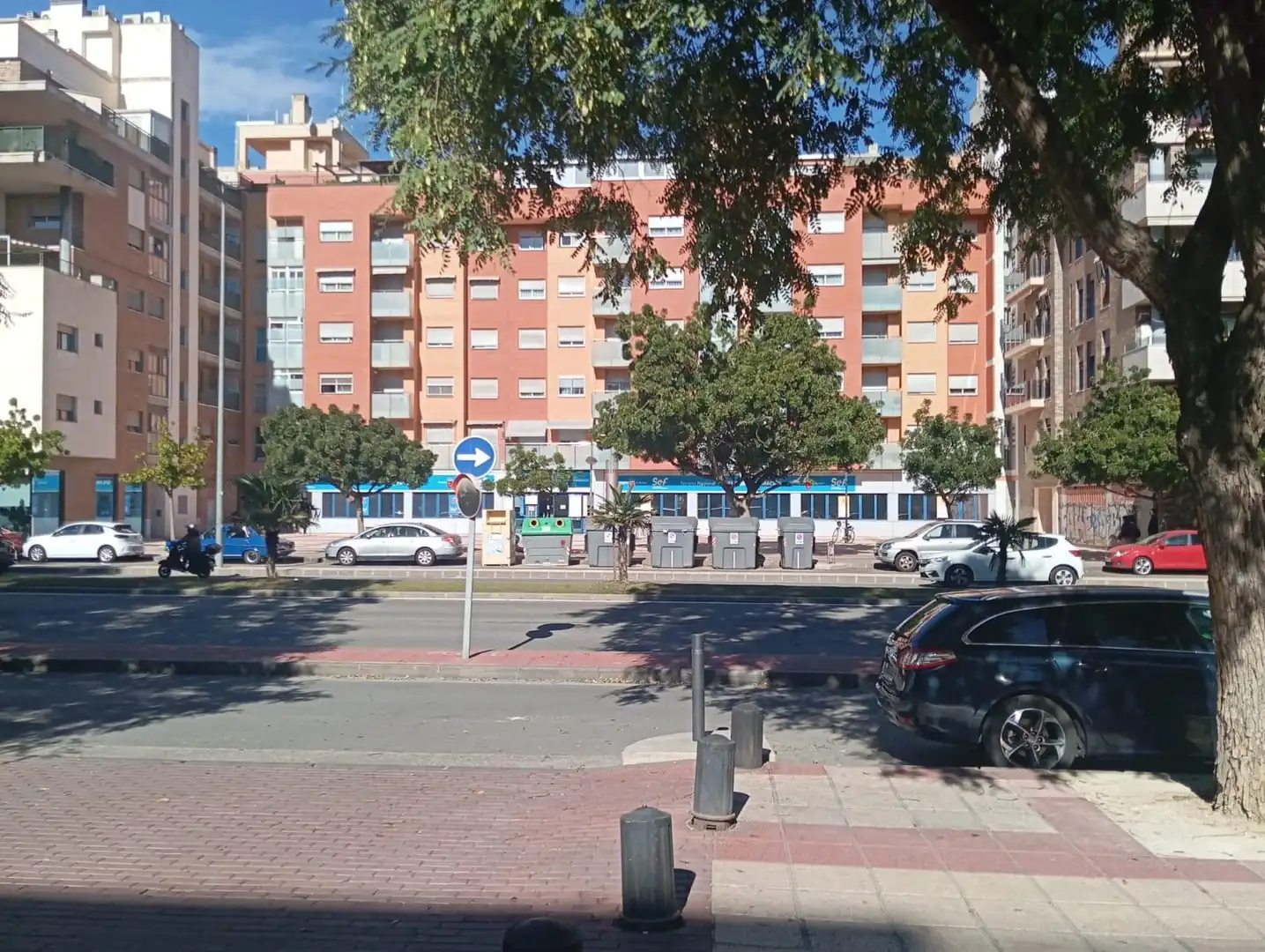 Vista exterior de Local de alquiler en Murcia