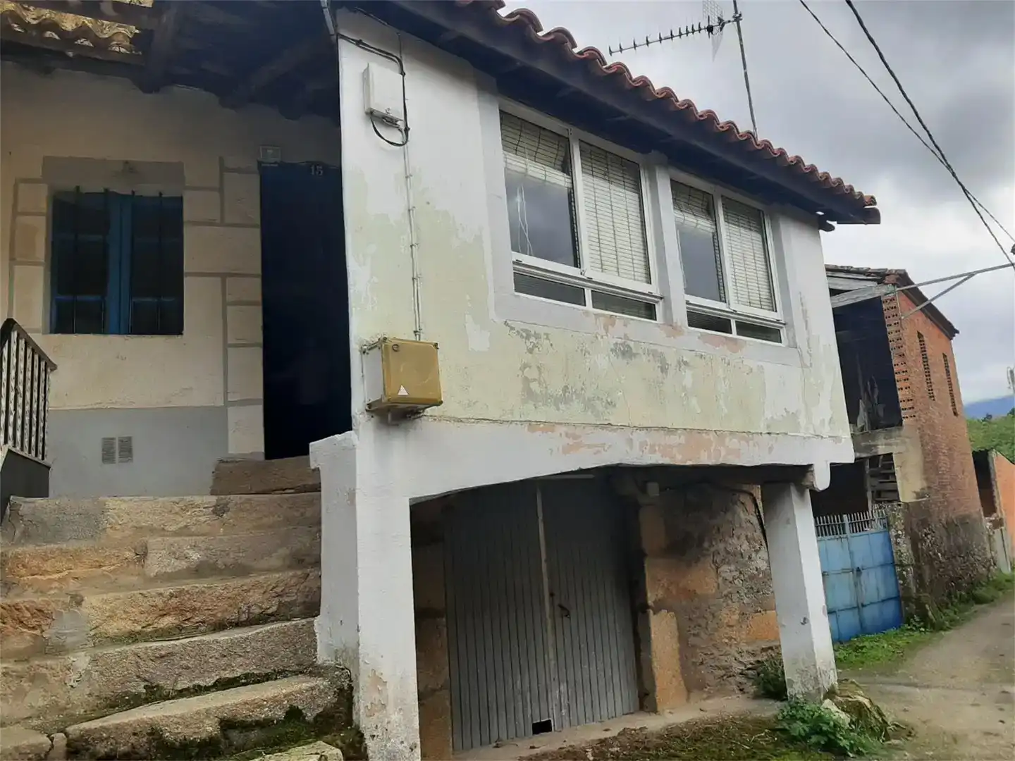Vista exterior de Casa adosada en venda en Sober