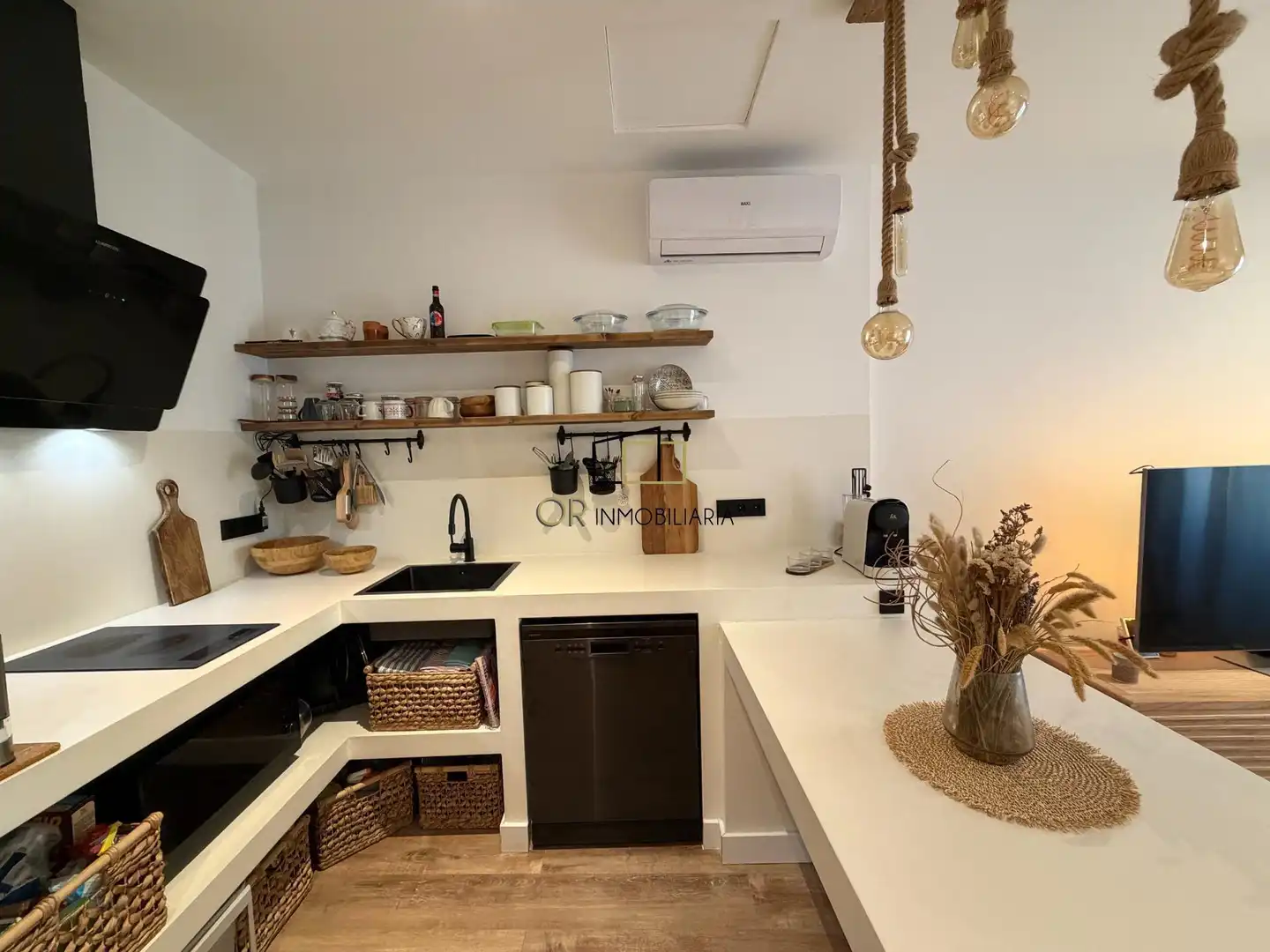 Cuina de Pis en venda en Vilanova i la Geltrú amb Aire condicionat, Calefacció i Parquet