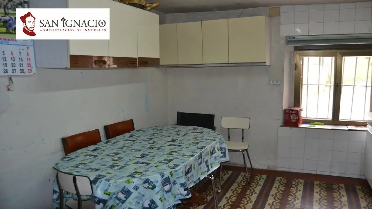 Cuina de Finca rústica en venda en Merindad de Valdivielso amb Calefacció, TV i Balcó