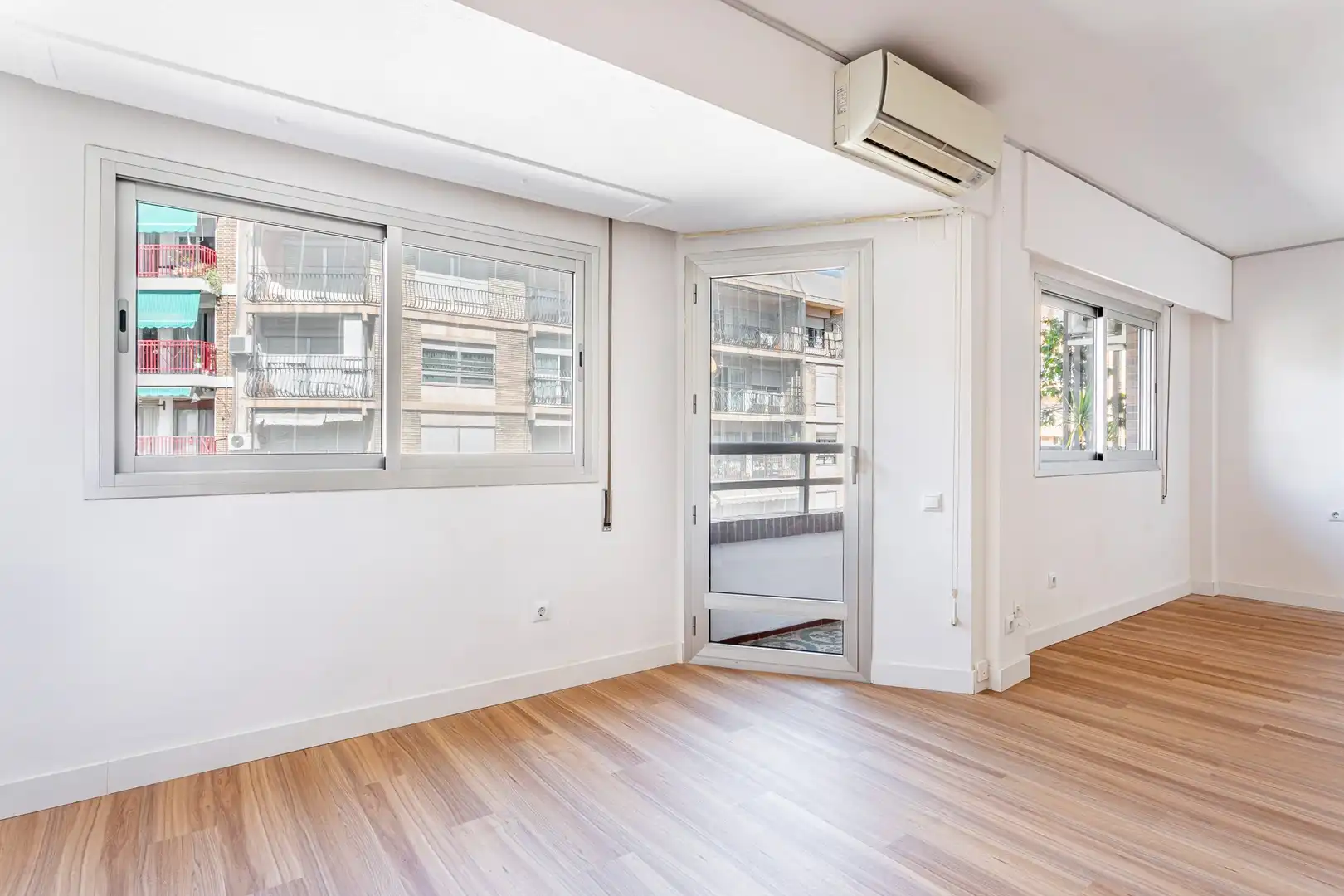 Piso con terraza en venta en Linares, imagen 4