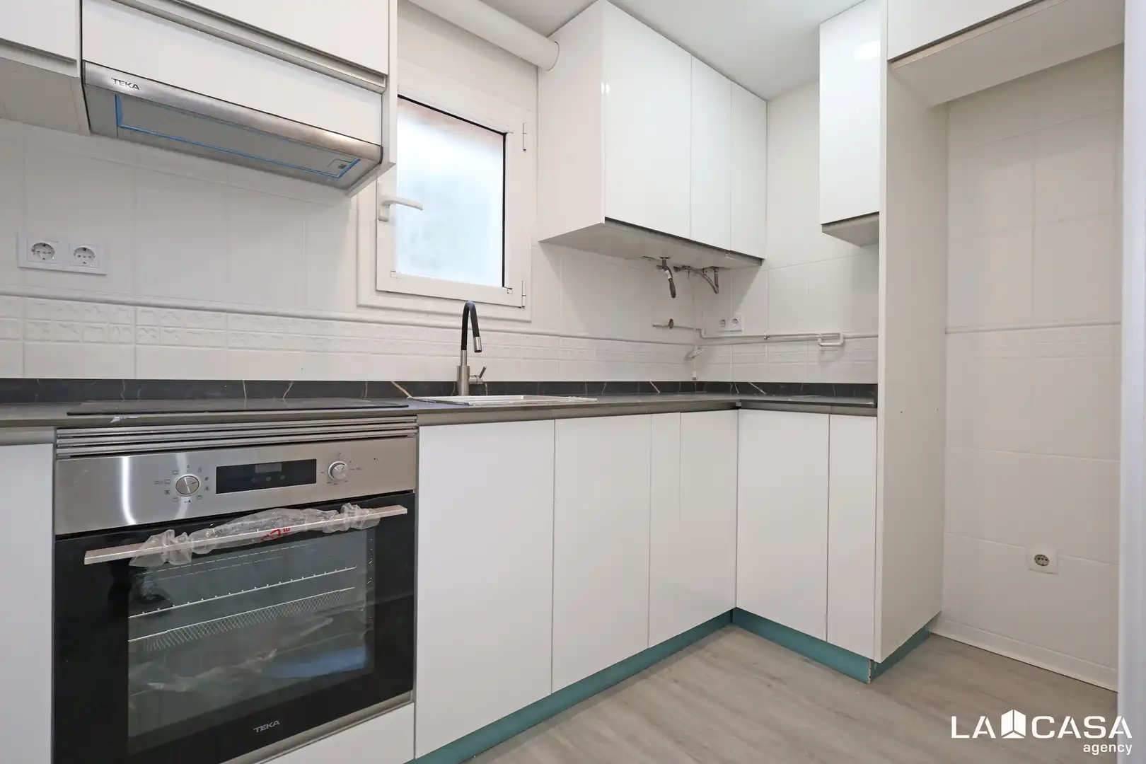 Cocina de Piso en venta en L'Hospitalet de Llobregat