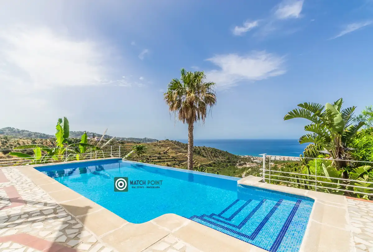 Piscina de Casa o xalet en venda en Almuñécar