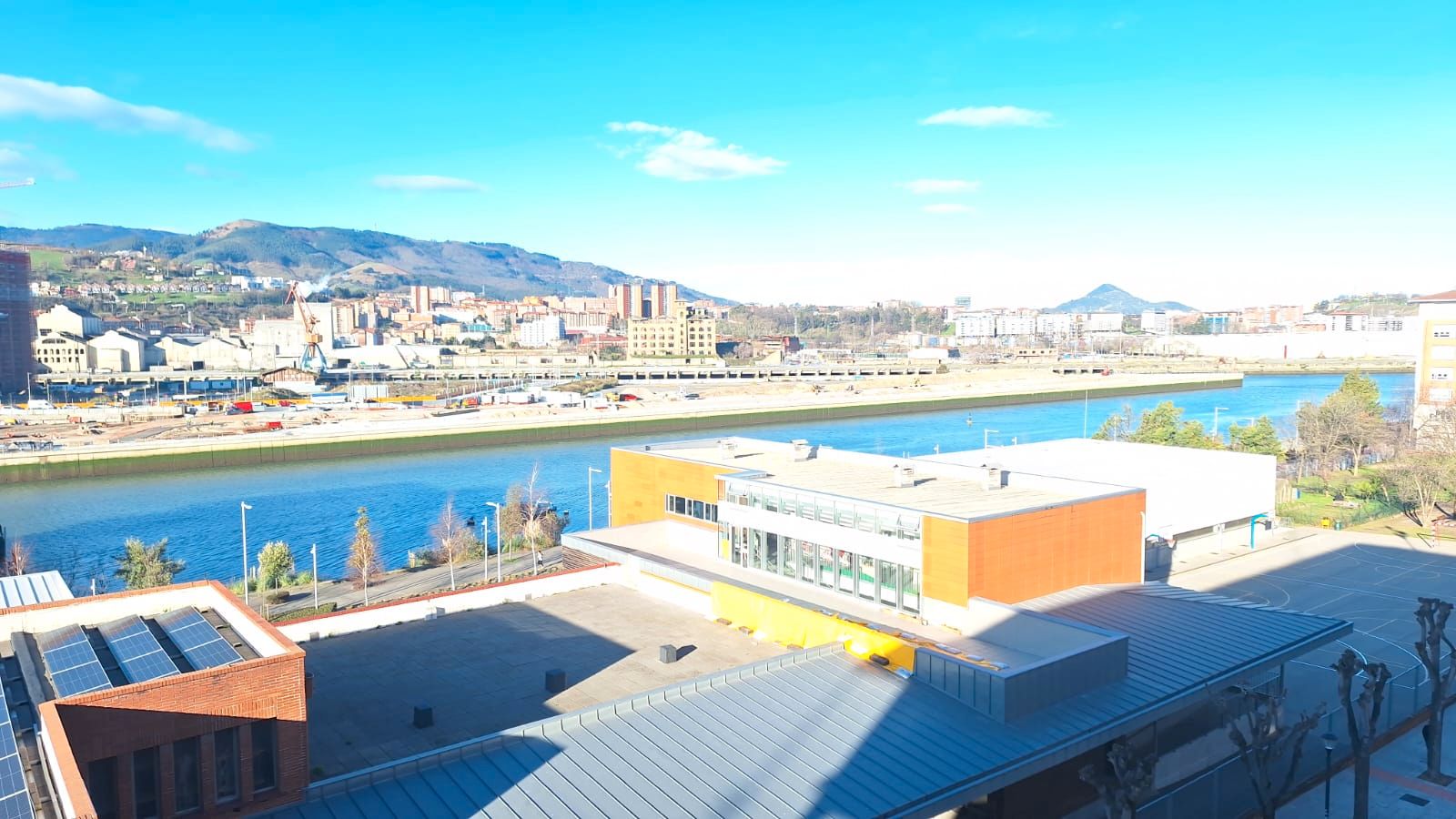 Vista exterior de Piso en venta en Bilbao  con Calefacción, Trastero y Balcón