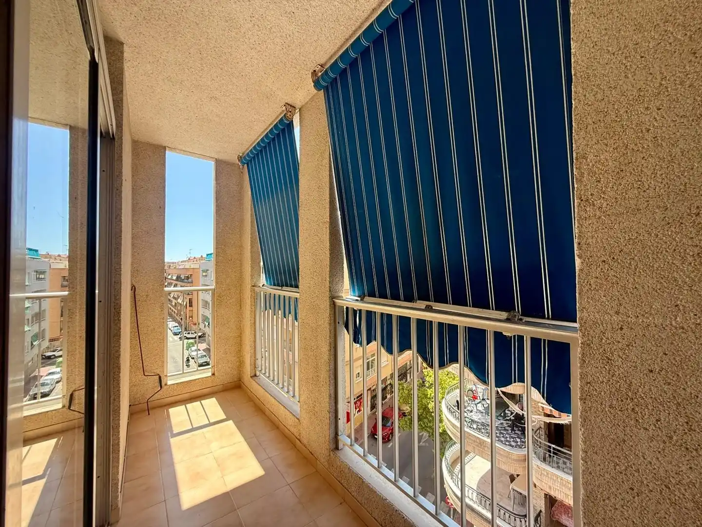 Apartamento con ascensor en venta en RAMON GALLUD 223, imagen 3
