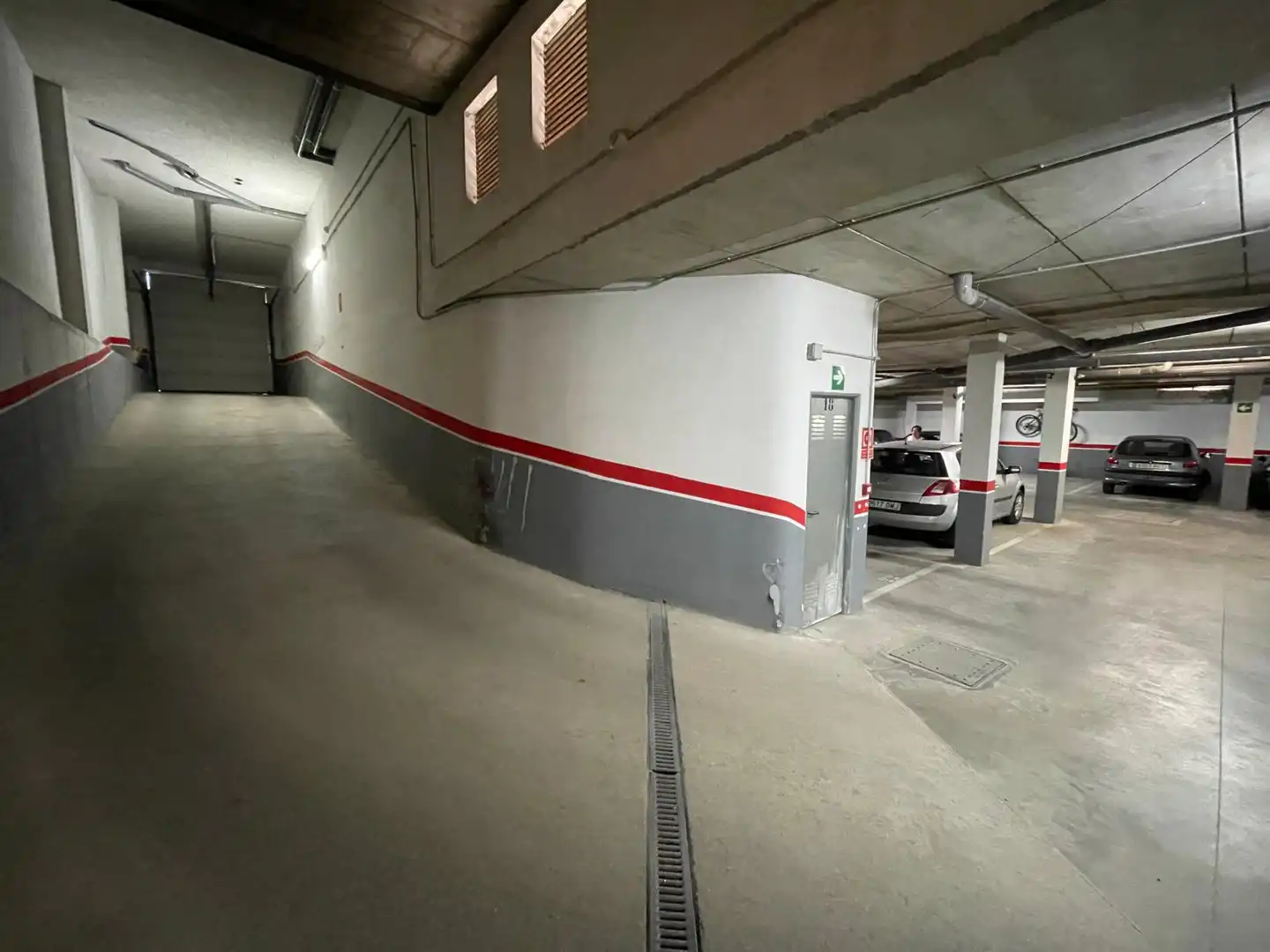 Parkplatz von Dachboden zur Miete in Venta de Baños mit Heizung, Parkett und Terrasse