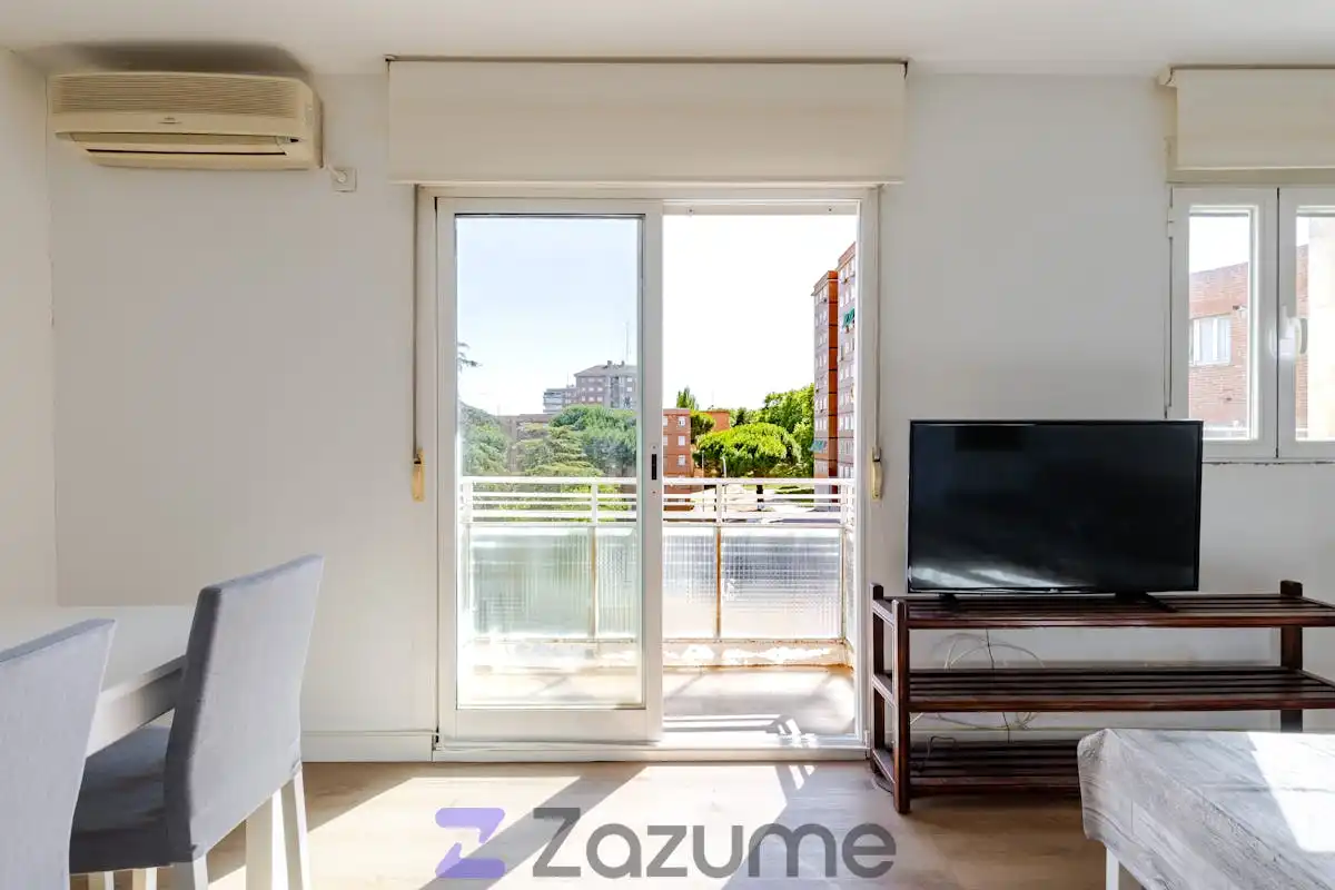 Flat for rent in C. de la Encomienda de Palacios, Pavones