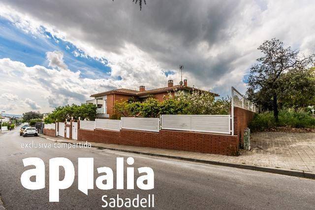 Casa-chalet en Venta en Carrer JOHN LENNON DE en Castellarnau