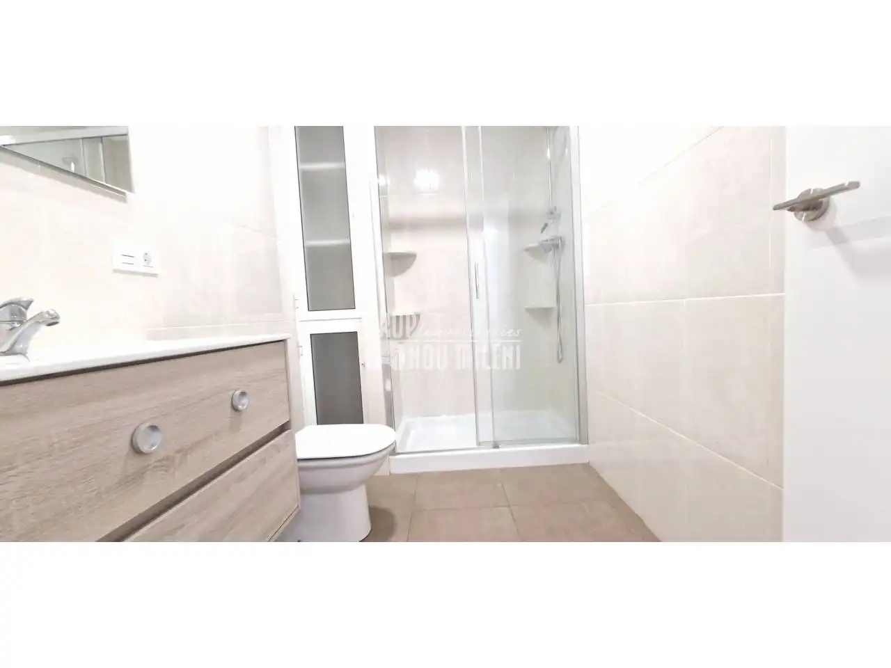 Baño de Piso de alquiler en Catarroja con Terraza