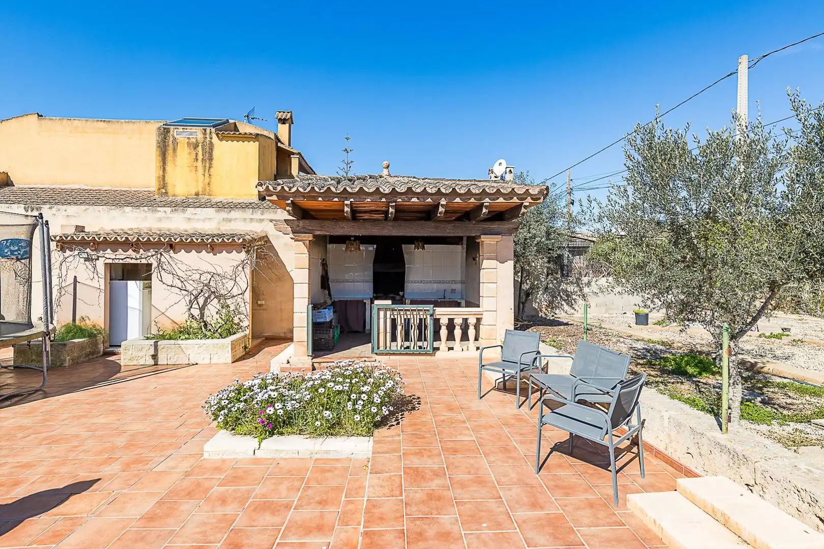 Terrasse von Country house zum Verkauf in  Palma de Mallorca mit Klimaanlage, Heizung und Privatgarten