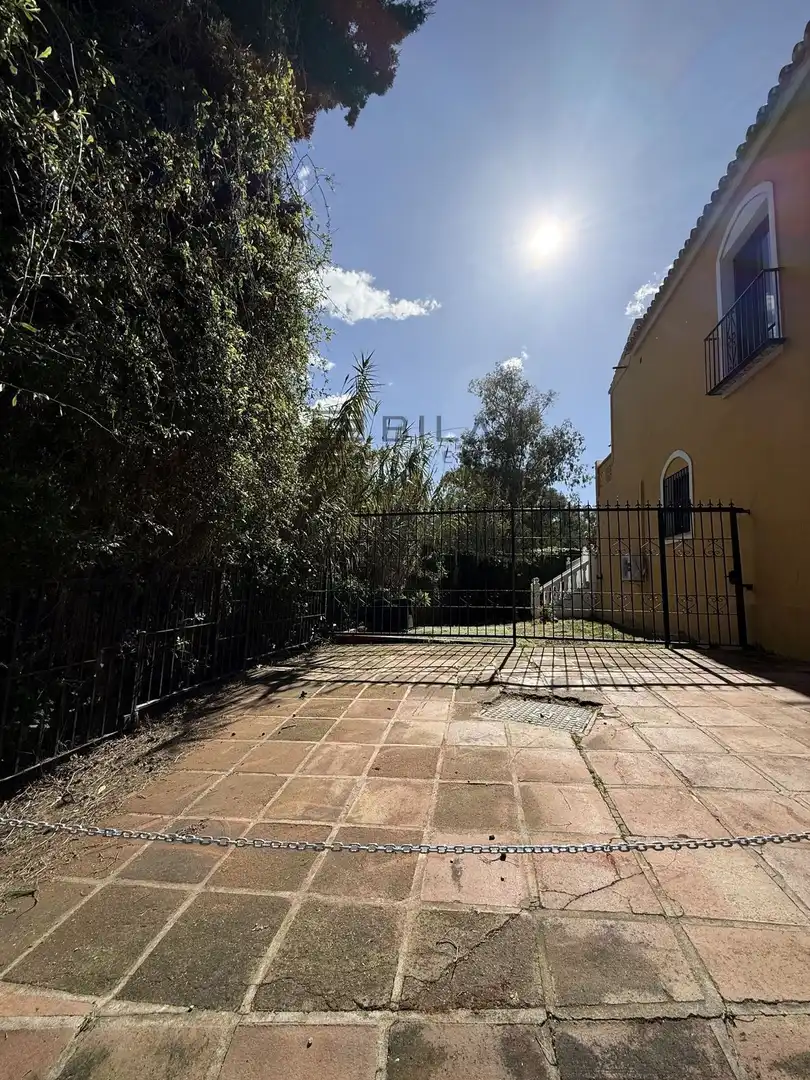 Jardí de Casa adosada en venda en Mijas amb Aire condicionat, Terrassa i Piscina