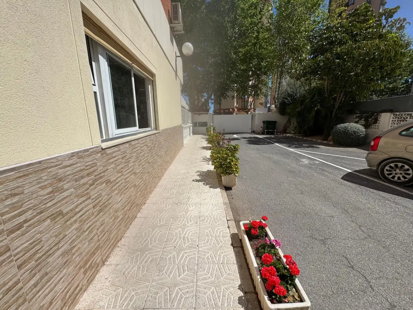 Aparcament de Pis en venda en Benidorm amb Aire condicionat, Moblat i Piscina comunitària