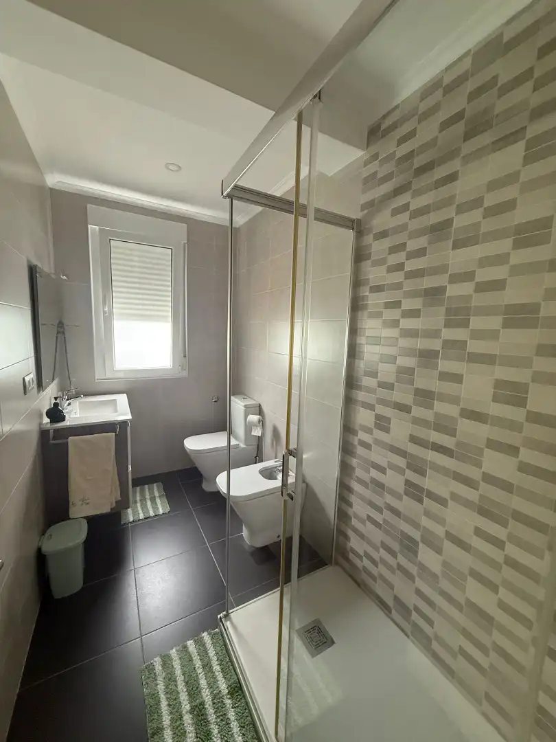 Badezimmer von Wohnung zum Verkauf in Narón mit Heizung, Möbliert und Ofen