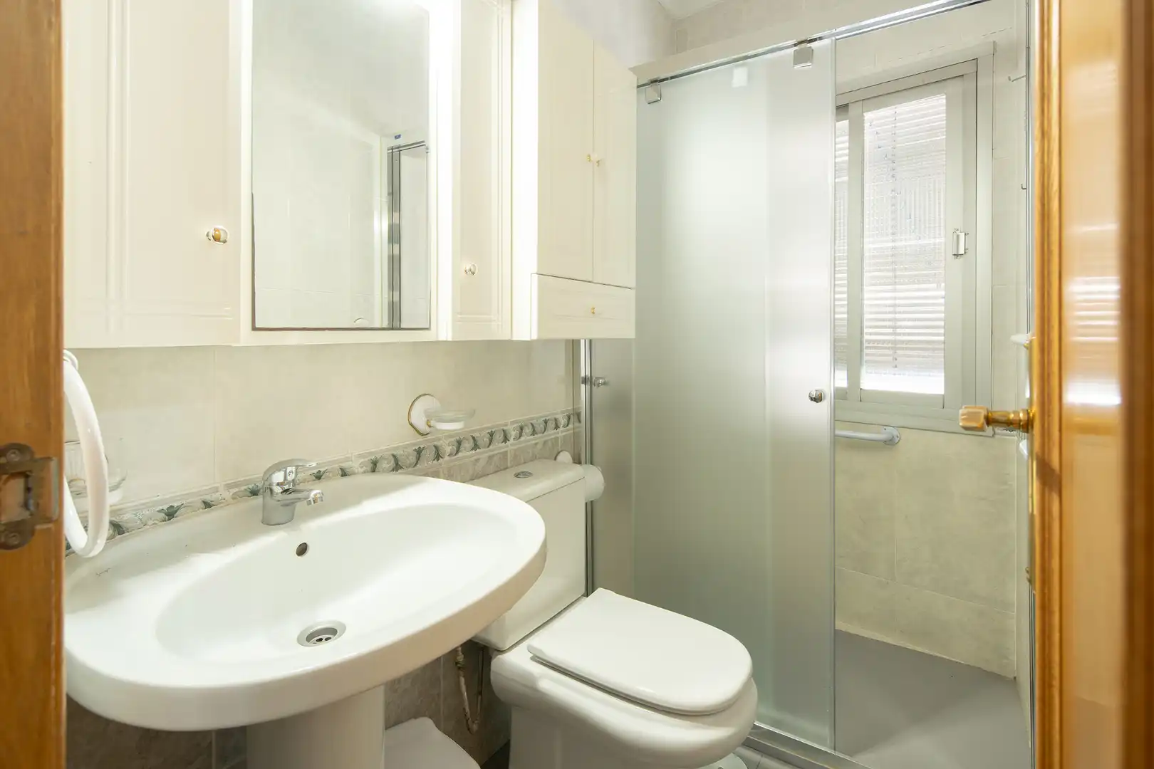 Baño de Casa adosada en venta en Maracena con Aire acondicionado, Terraza y Amueblado