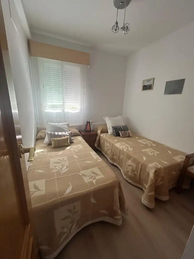 Habitación de Apartamento en venta en Gandia con Aire acondicionado, Amueblado y Piscina comunitaria