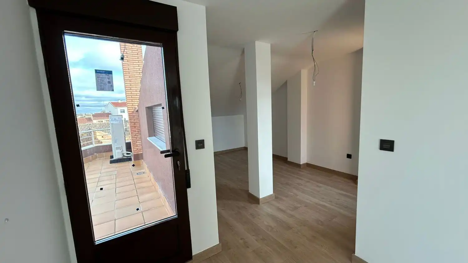 Einfamilien-Reihenhaus zum Verkauf in La Gineta mit Klimaanlage, Heizung und Terrasse
