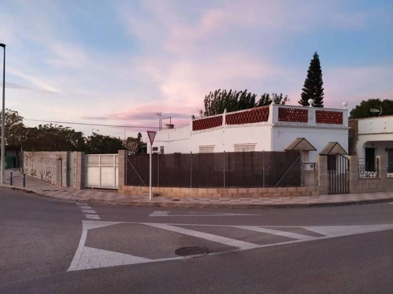 Vista exterior de Casa o xalet en venda en Bellreguard amb Terrassa i Moblat