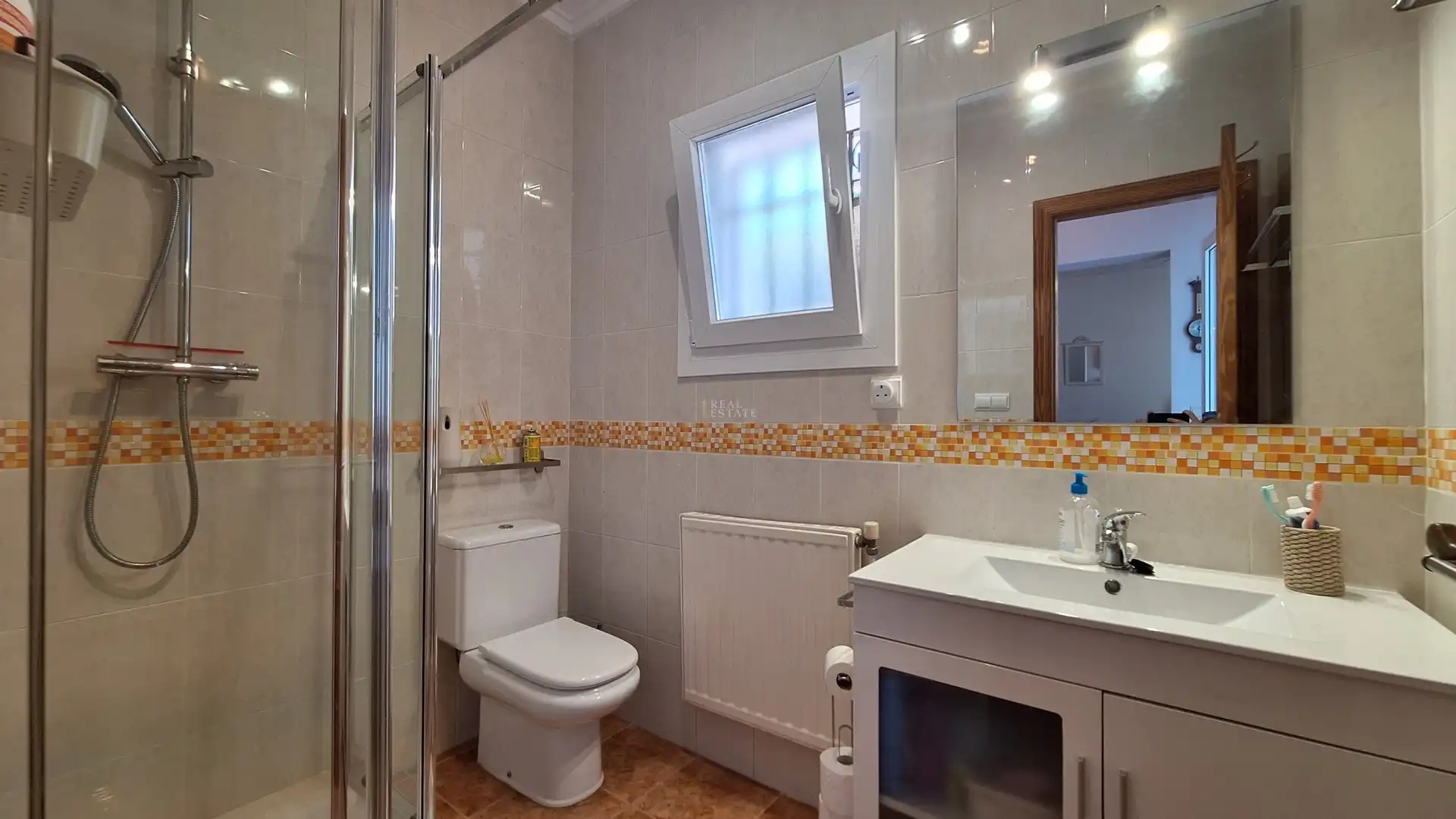 Bathroom of Houses for sale in El Ràfol d'Almúnia  with Air Conditioner, Heating and Terrace