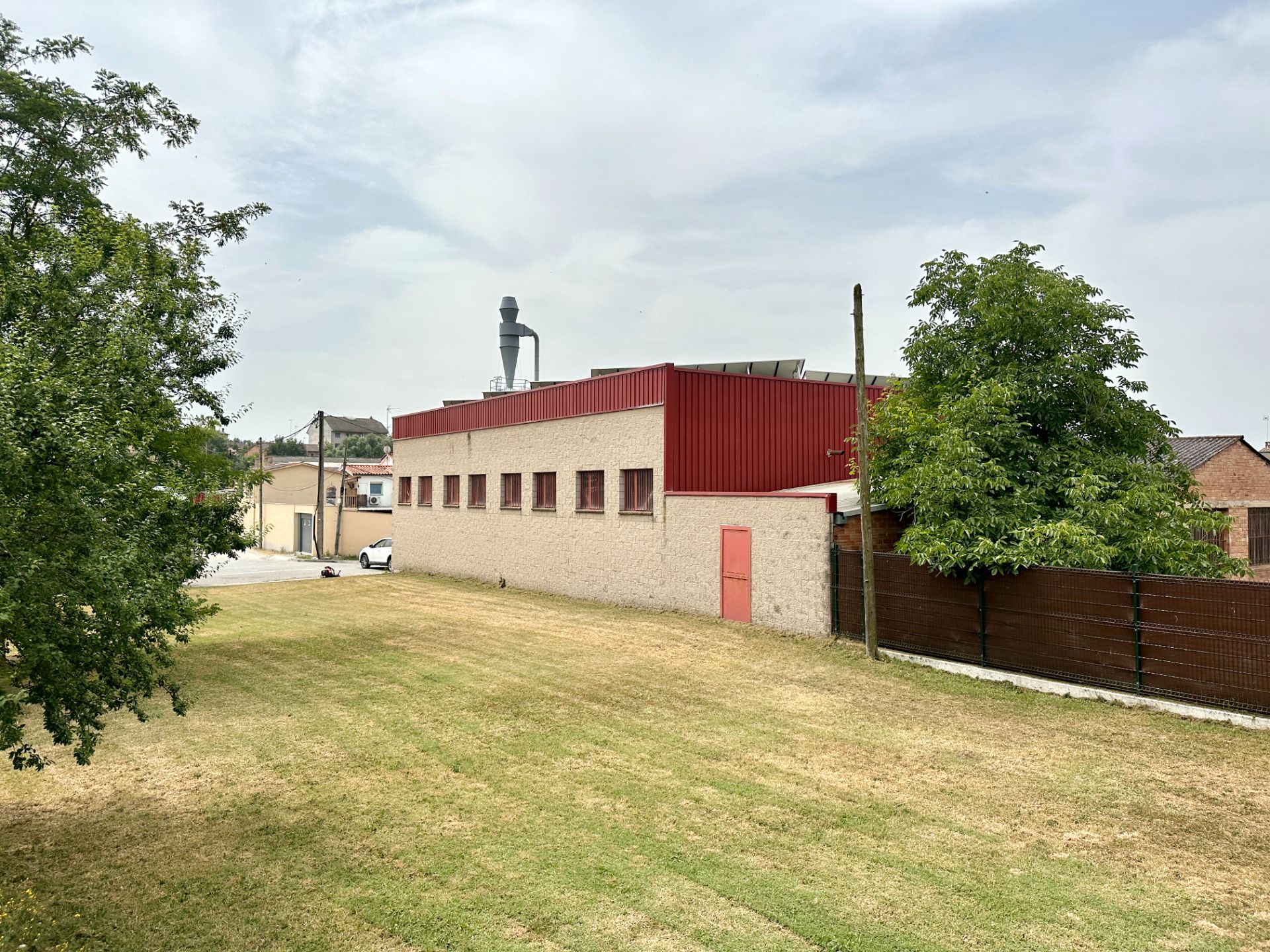 Exterior view of Industrial buildings to rent in Torelló  with Heating
