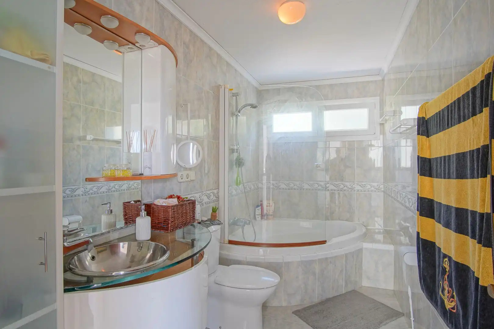Bathroom of Houses for sale in Altea  with Private garden, Terrace and Balcony